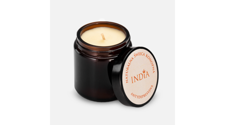 India Cosmetics Aromaterápiás gyertya Bio szójaviasszal, kender- és pacsuliolajjal, 